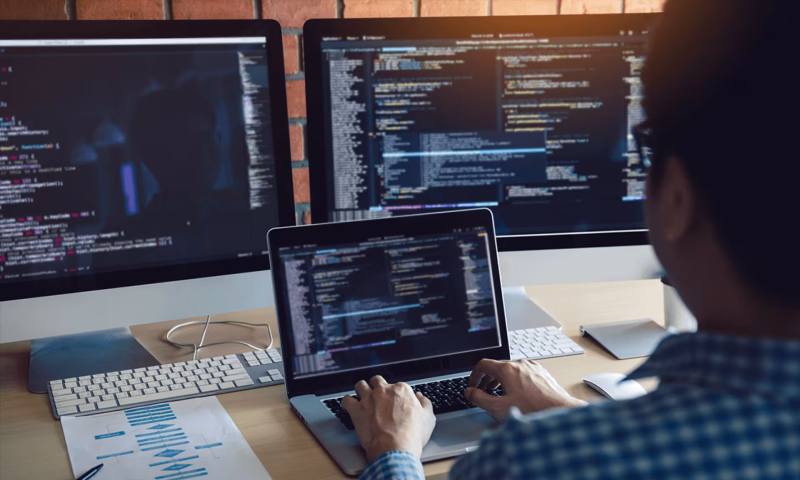 数据科学选型：R与Python如何赋能道孚县网站建设？